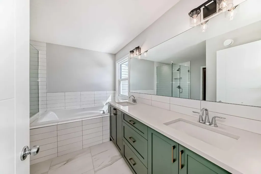 16 West Grove Link SW Calgary AB T3H 6E3