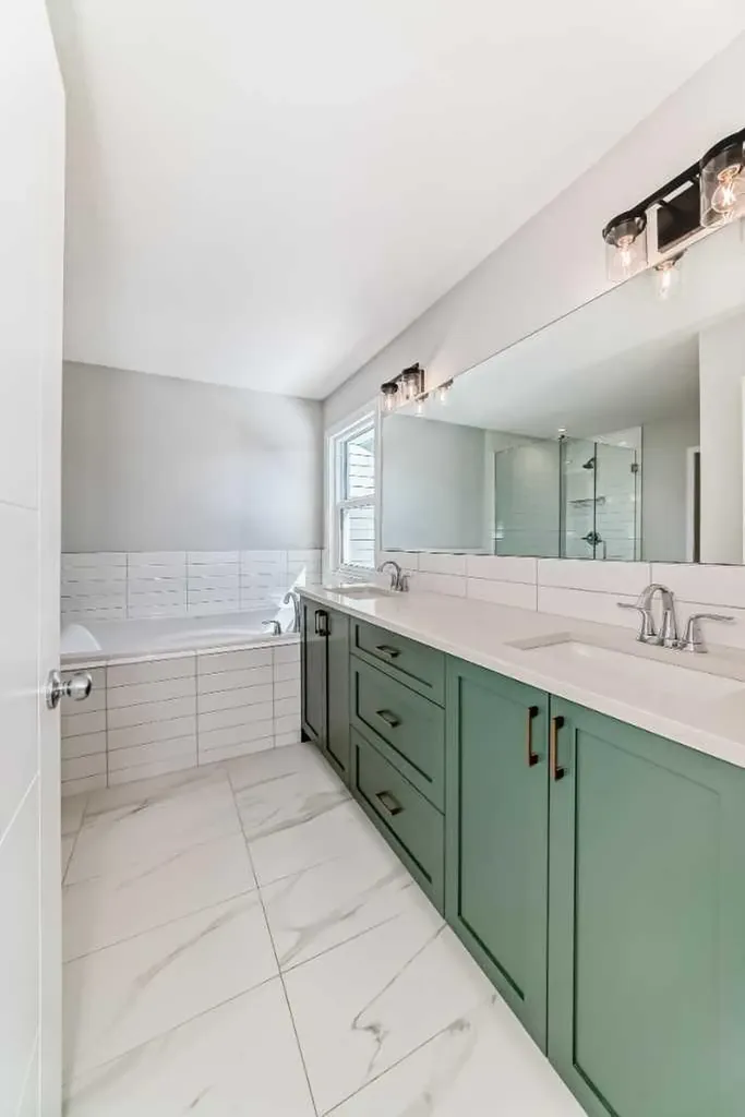 16 West Grove Link SW Calgary AB T3H 6E3