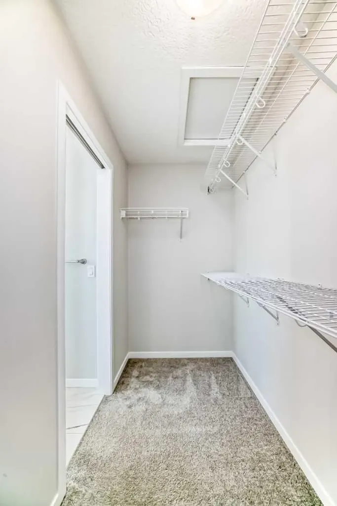 16 West Grove Link SW Calgary AB T3H 6E3