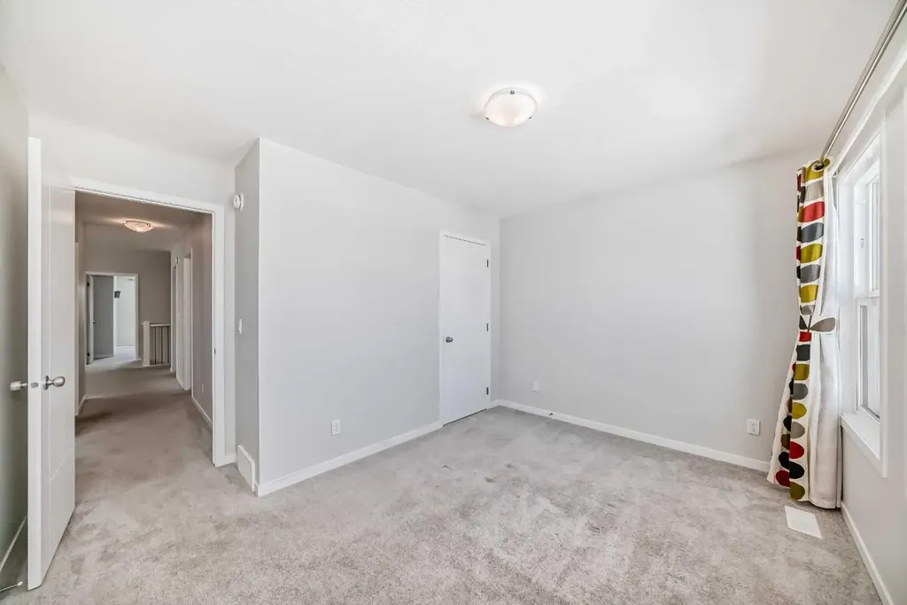 16 West Grove Link SW Calgary AB T3H 6E3