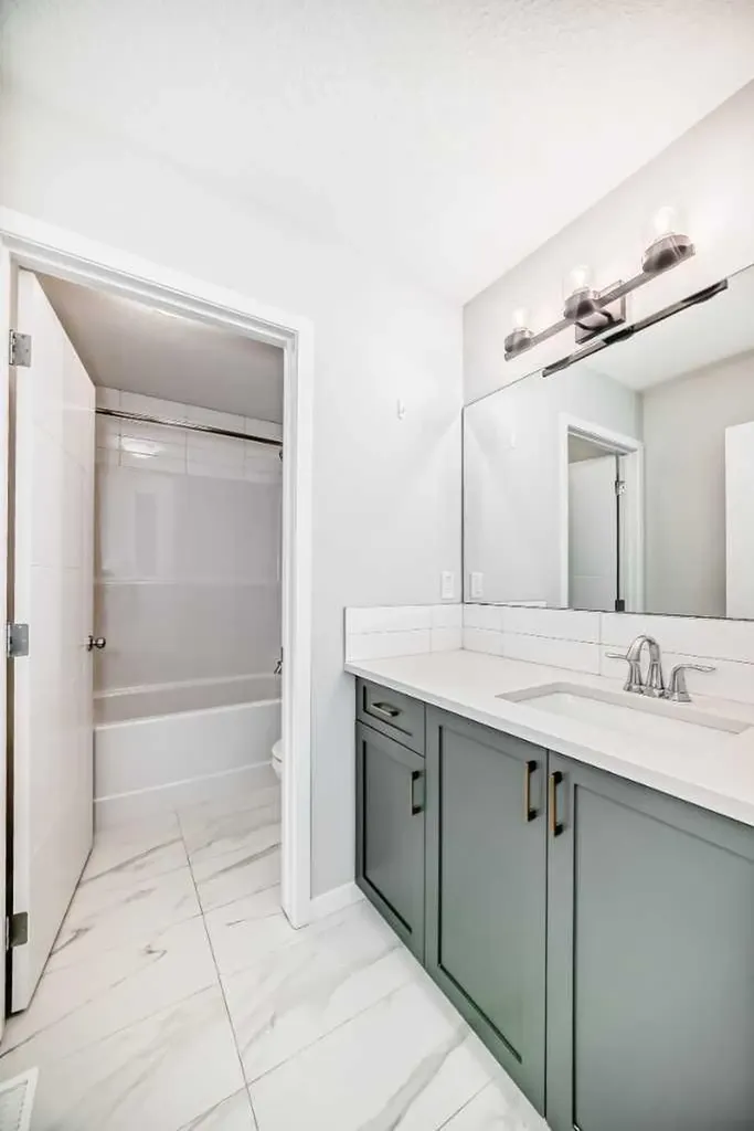 16 West Grove Link SW Calgary AB T3H 6E3