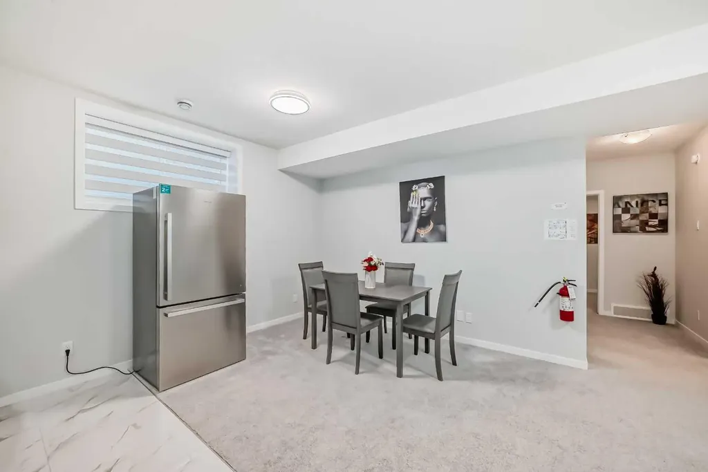 16 West Grove Link SW Calgary AB T3H 6E3