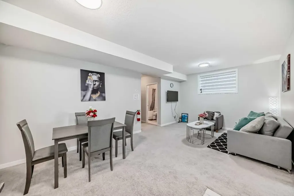 16 West Grove Link SW Calgary AB T3H 6E3