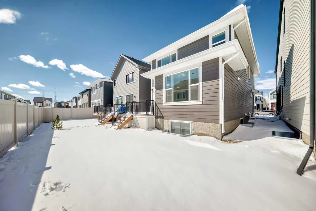 16 West Grove Link SW Calgary AB T3H 6E3