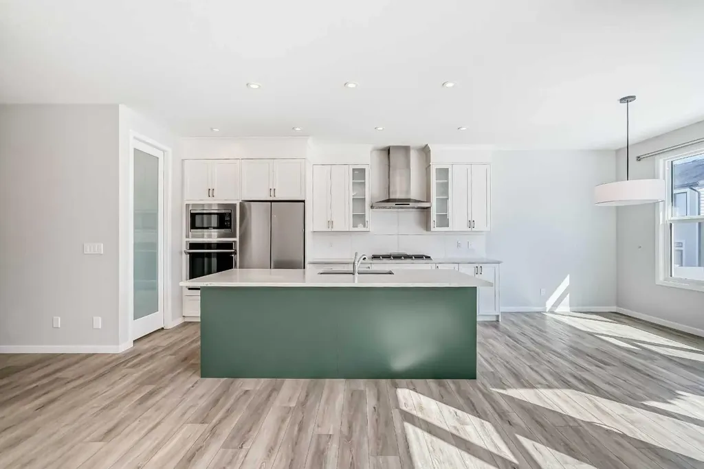 16 West Grove Link SW Calgary AB T3H 6E3