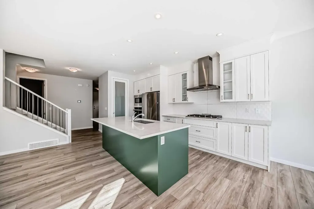 16 West Grove Link SW Calgary AB T3H 6E3