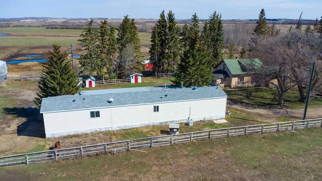 E 27-52-3-w4th 52040 Rr 32 A&b Rural Vermilion River County Of AB T0B 2X0