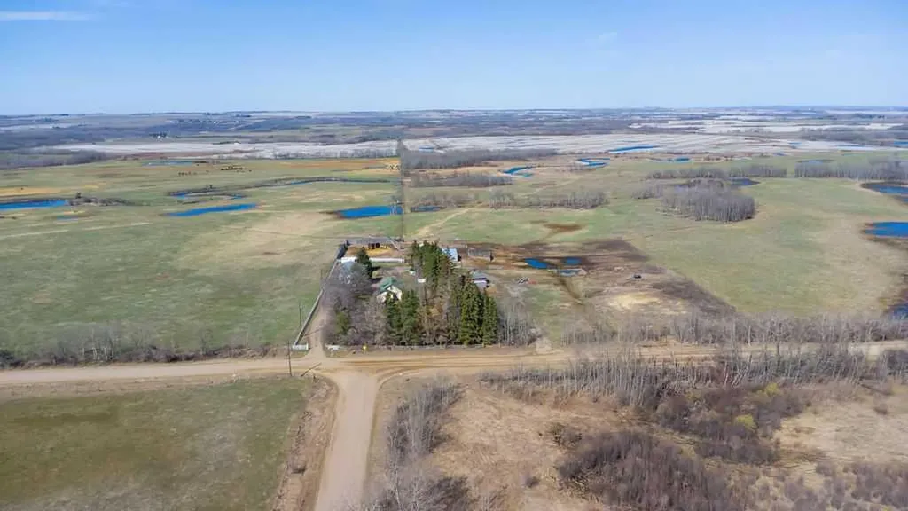 E 27-52-3-w4th 52040 Rr 32 A&b Rural Vermilion River County Of AB T0B 2X0