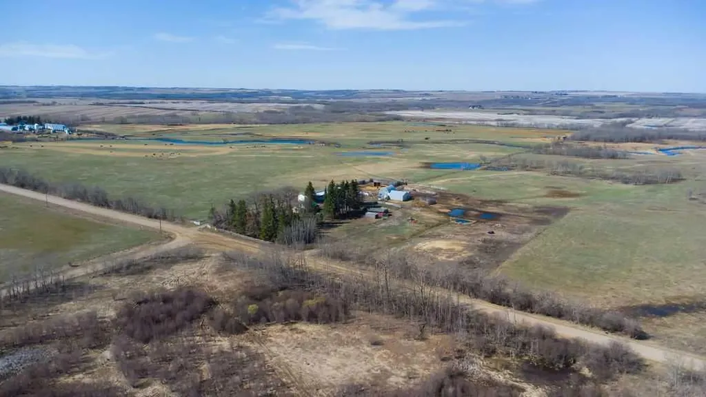 E 27-52-3-w4th 52040 Rr 32 A&b Rural Vermilion River County Of AB T0B 2X0
