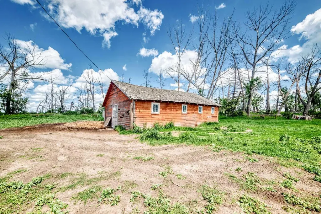 225074 Highway 561 Rural Wheatland County AB T1P 2C1