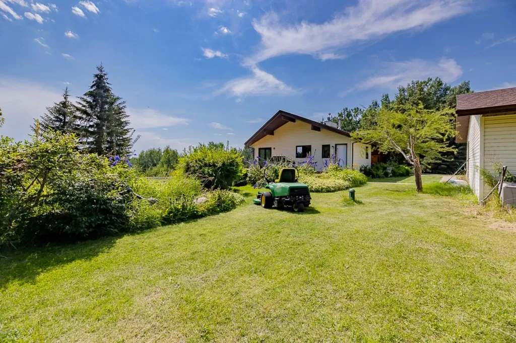 Sunhaven Road Rural Lacombe County AB T0C 0J0