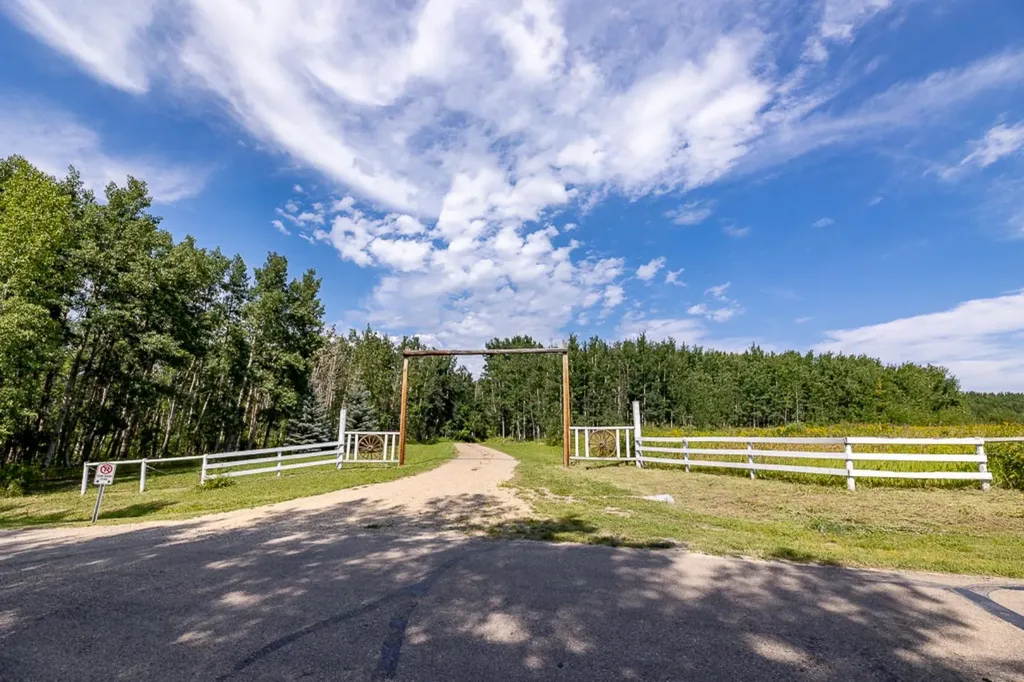 Sunhaven Road Rural Lacombe County AB T0C 0J0