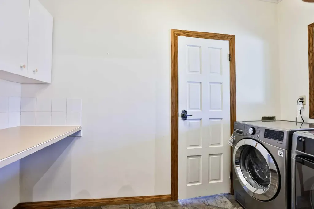 318 Mcmaster Boulevard W Lethbridge AB T1K 4R5