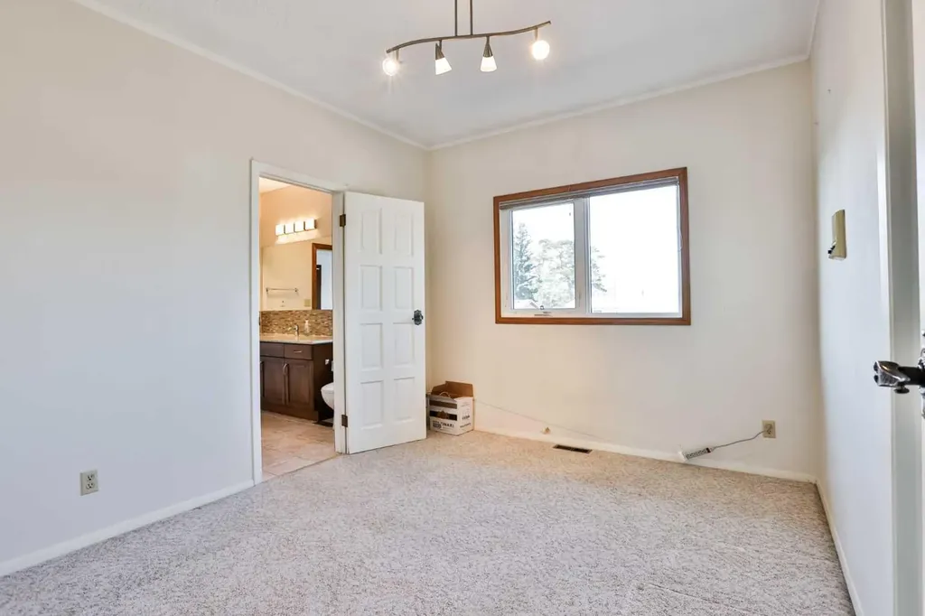 318 Mcmaster Boulevard W Lethbridge AB T1K 4R5