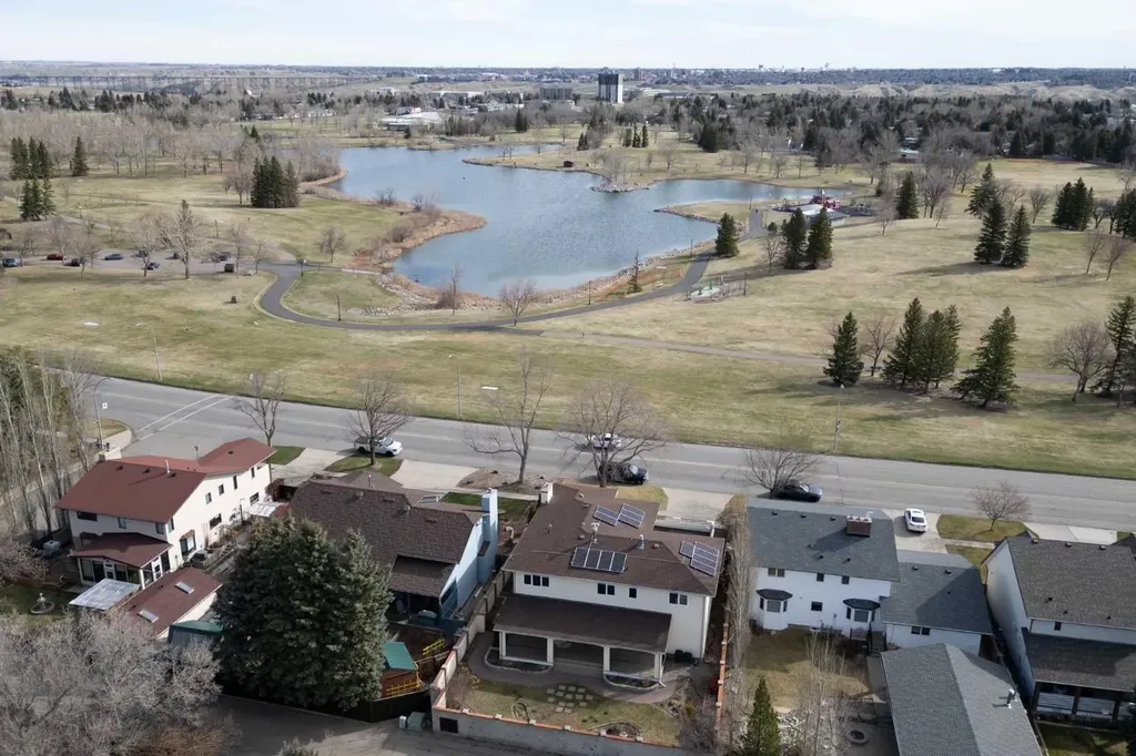 318 Mcmaster Boulevard W Lethbridge AB T1K 4R5