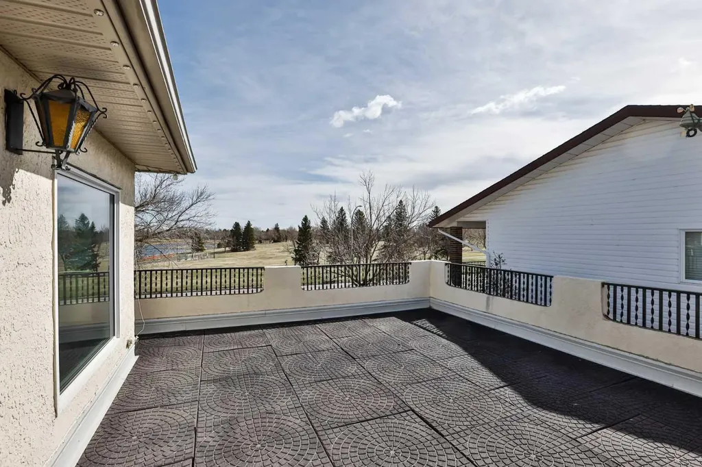 318 Mcmaster Boulevard W Lethbridge AB T1K 4R5