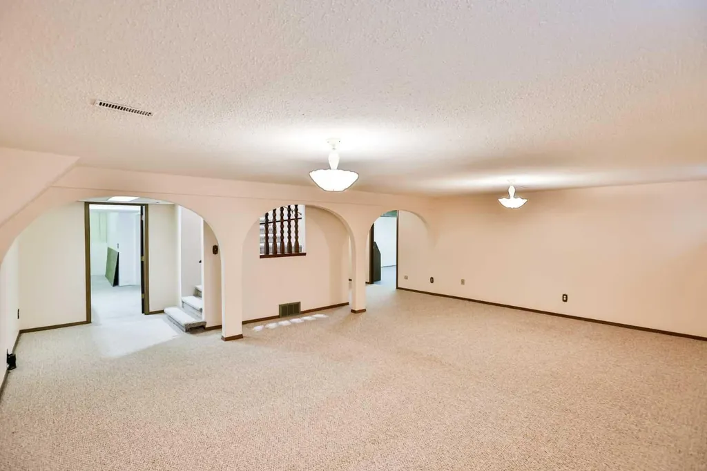 318 Mcmaster Boulevard W Lethbridge AB T1K 4R5