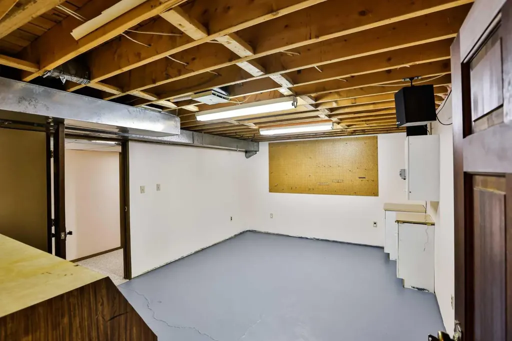 318 Mcmaster Boulevard W Lethbridge AB T1K 4R5