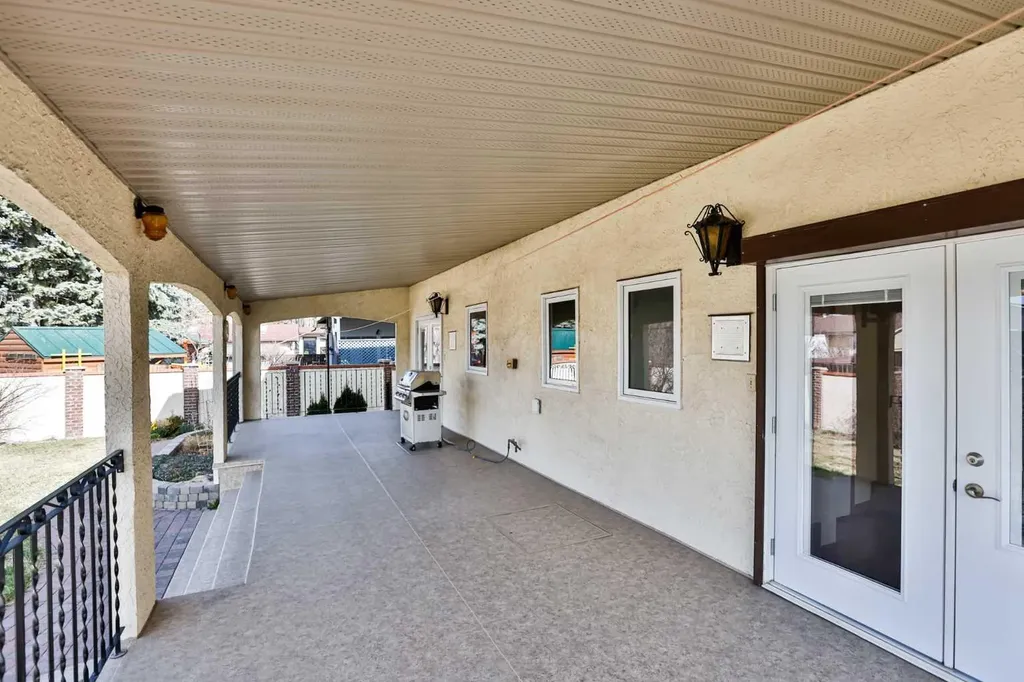318 Mcmaster Boulevard W Lethbridge AB T1K 4R5