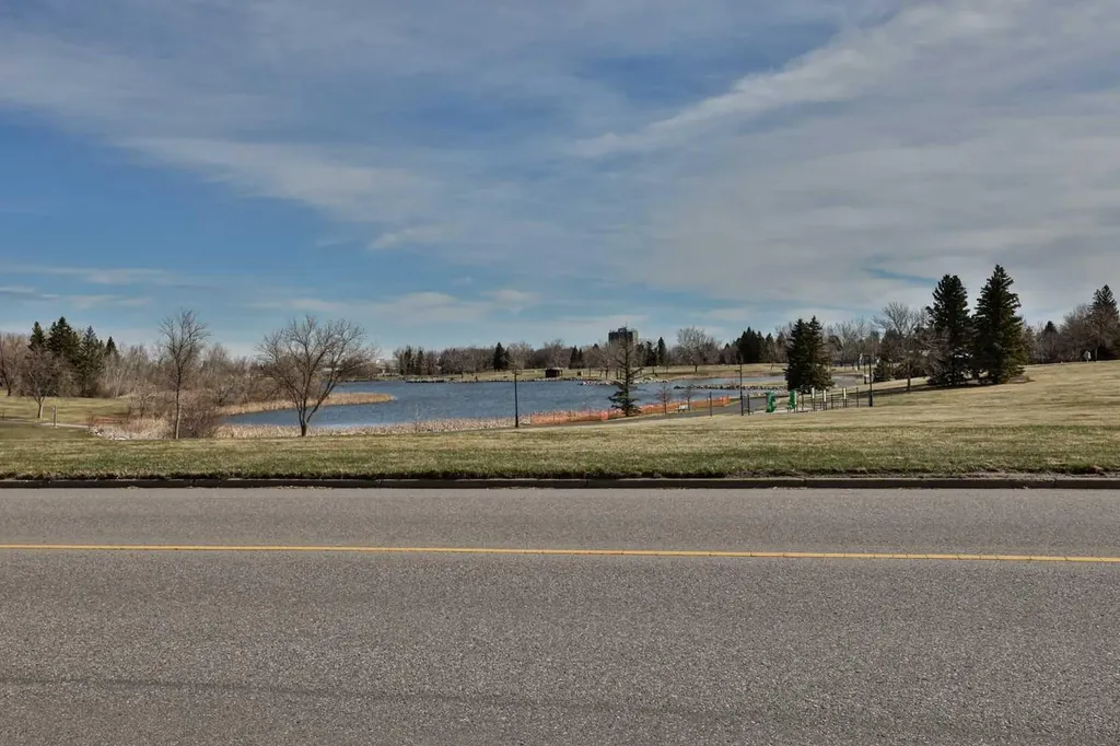 318 Mcmaster Boulevard W Lethbridge AB T1K 4R5