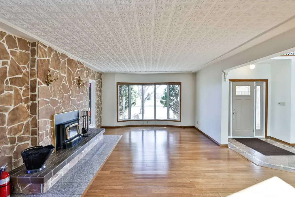 318 Mcmaster Boulevard W Lethbridge AB T1K 4R5
