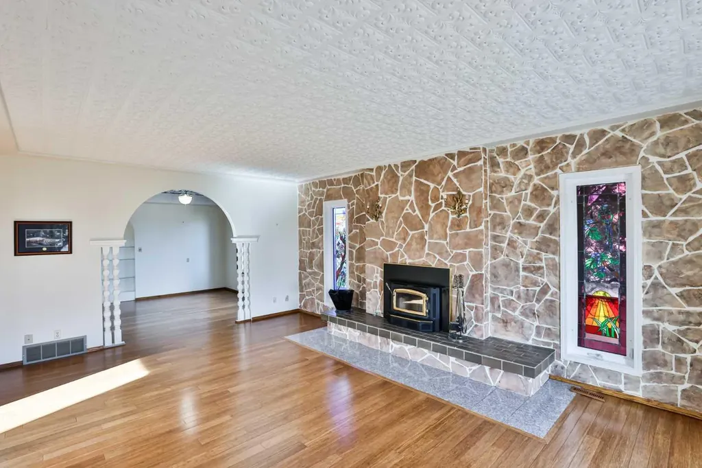318 Mcmaster Boulevard W Lethbridge AB T1K 4R5