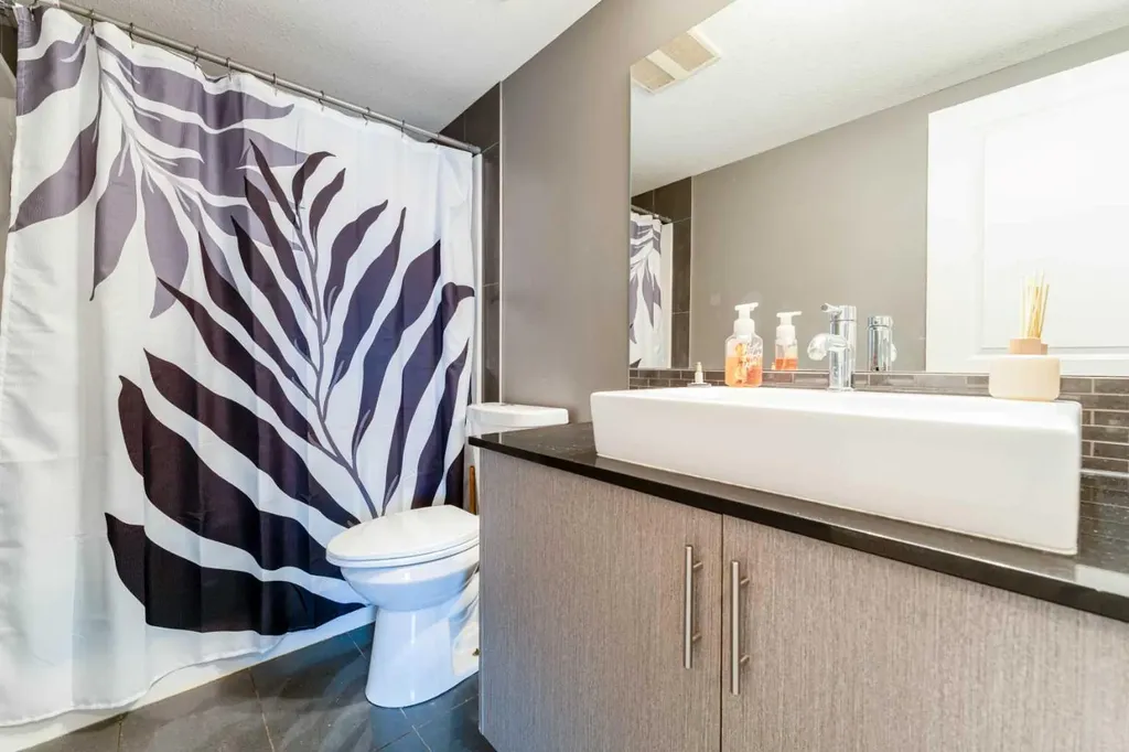 240 Skyview Ranch Road NE Calgary AB T3N 0P4