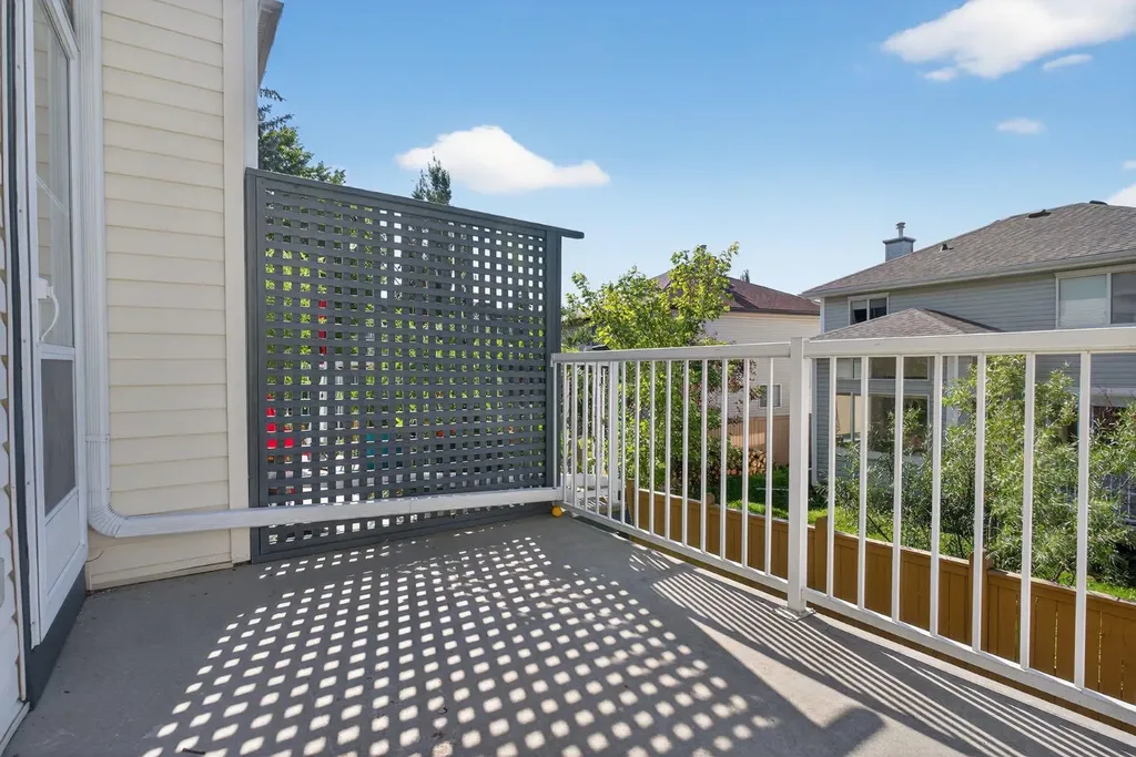 121 Rocky Ridge Court NW Calgary AB T3G4S7