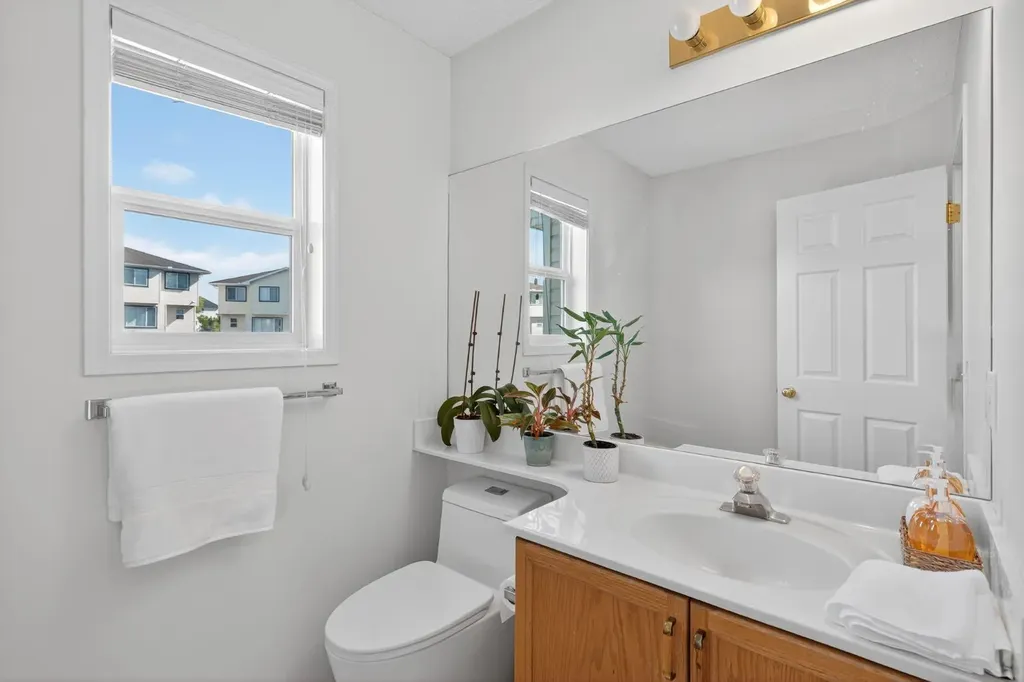 121 Rocky Ridge Court NW Calgary AB T3G4S7