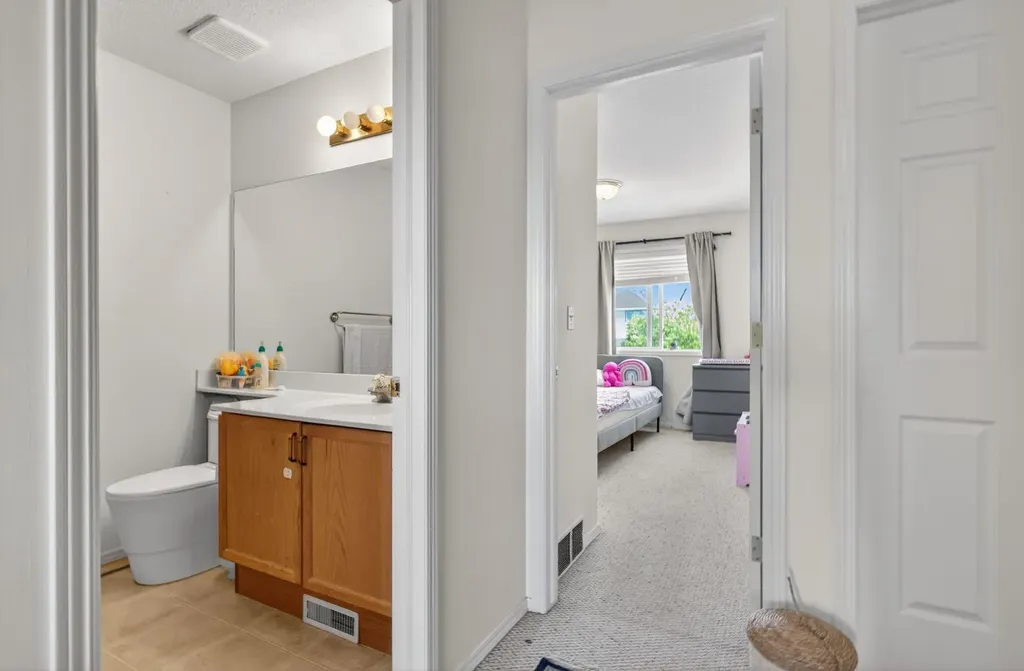 121 Rocky Ridge Court NW Calgary AB T3G4S7