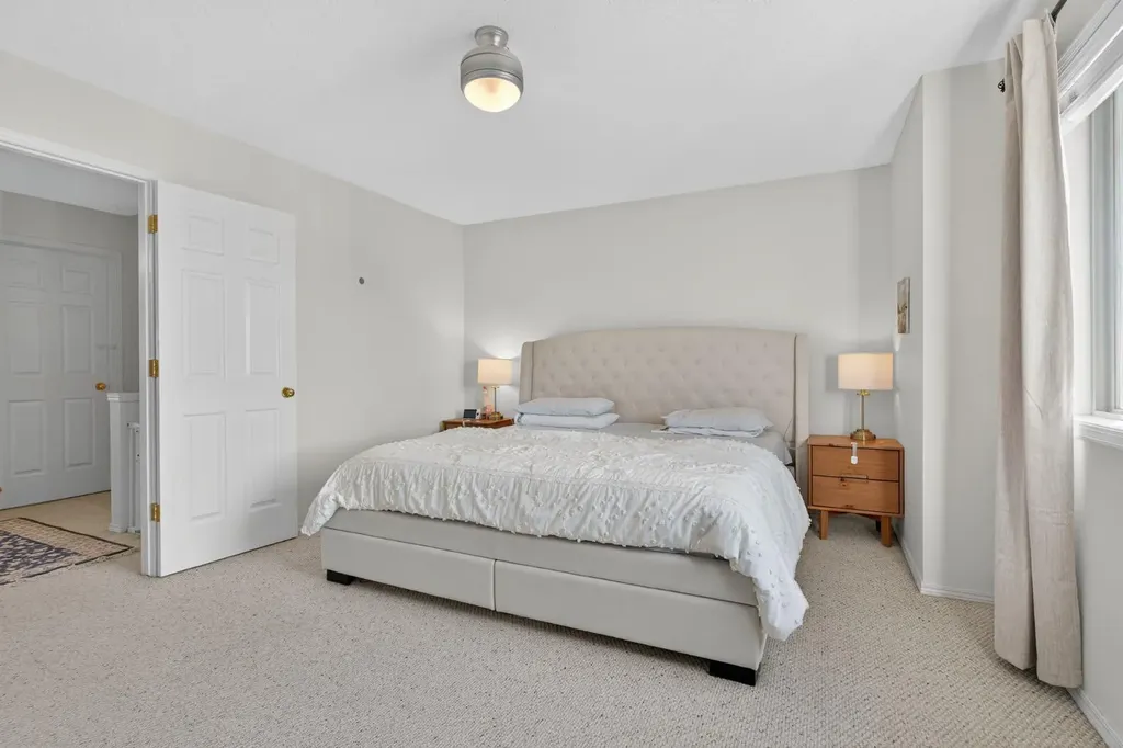121 Rocky Ridge Court NW Calgary AB T3G4S7