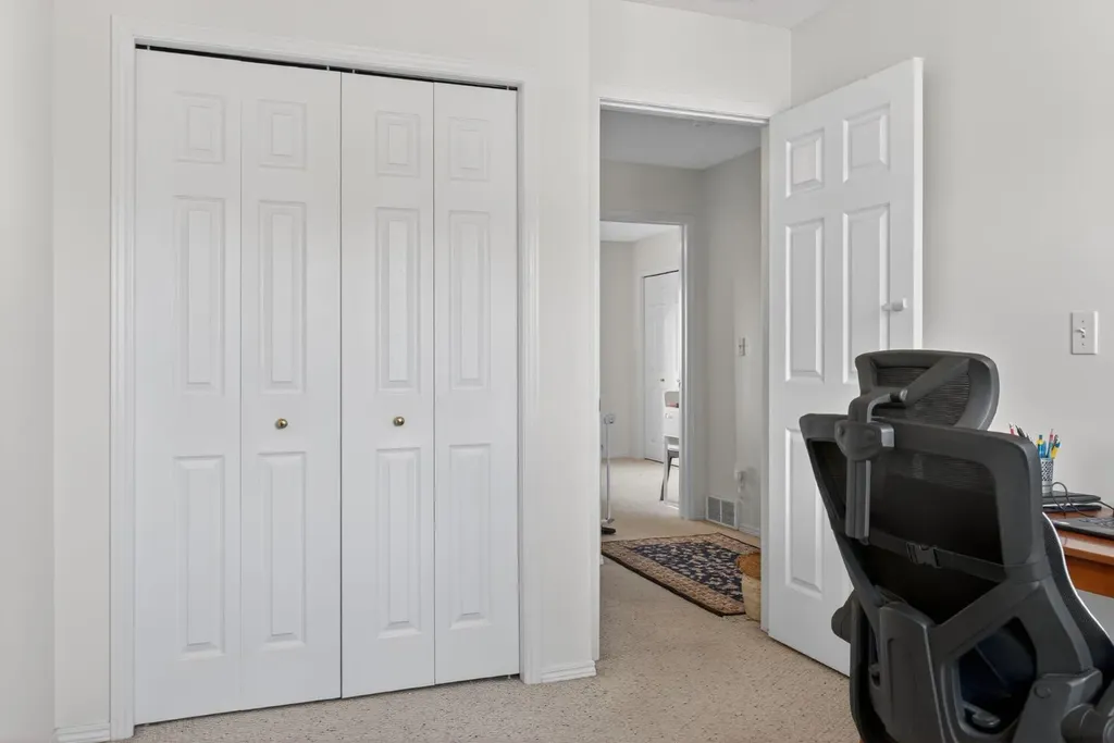 121 Rocky Ridge Court NW Calgary AB T3G4S7