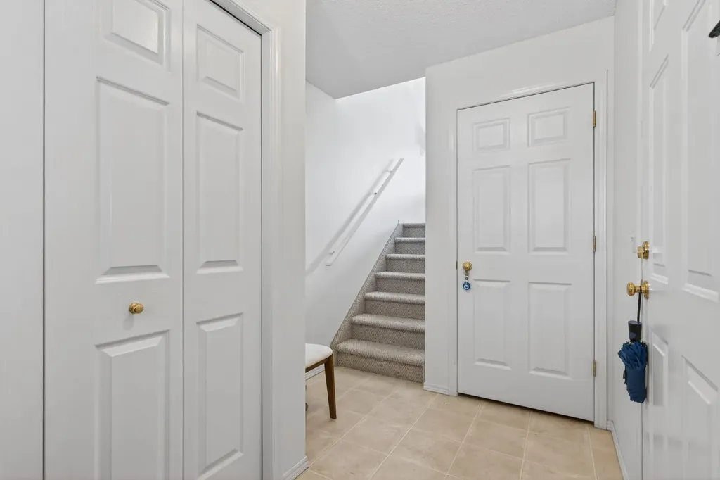 121 Rocky Ridge Court NW Calgary AB T3G4S7