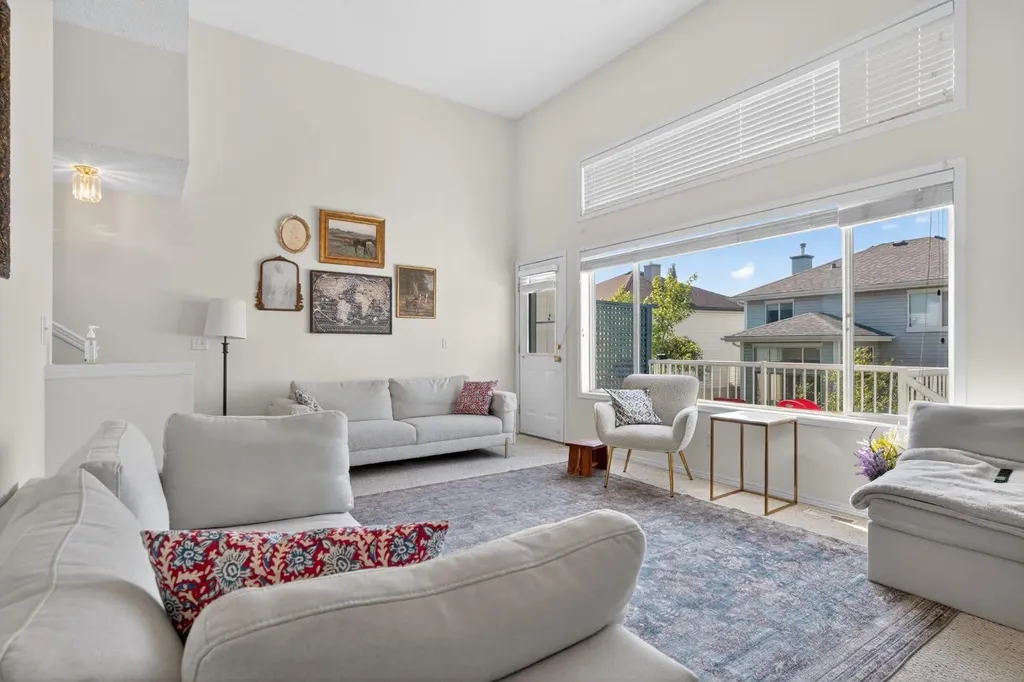 121 Rocky Ridge Court NW Calgary AB T3G4S7