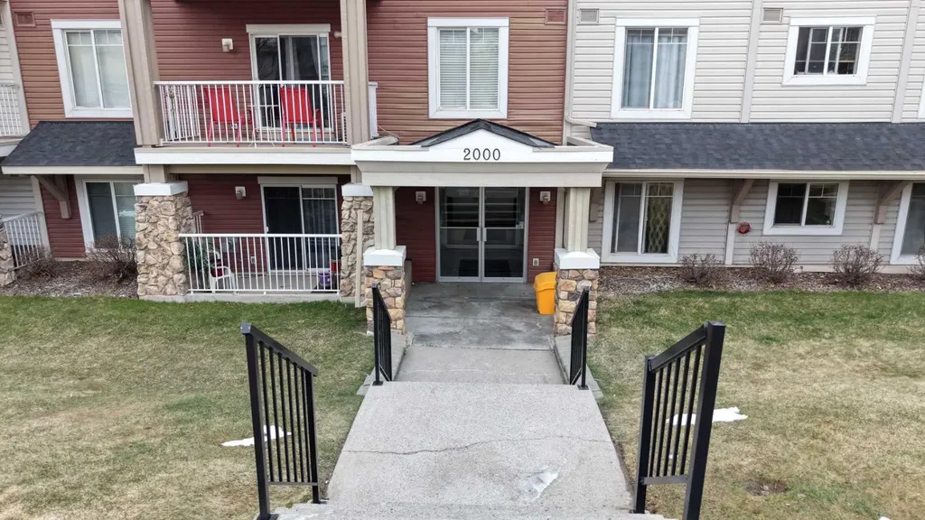 70 Panamount Drive NW Calgary AB T3K6G7