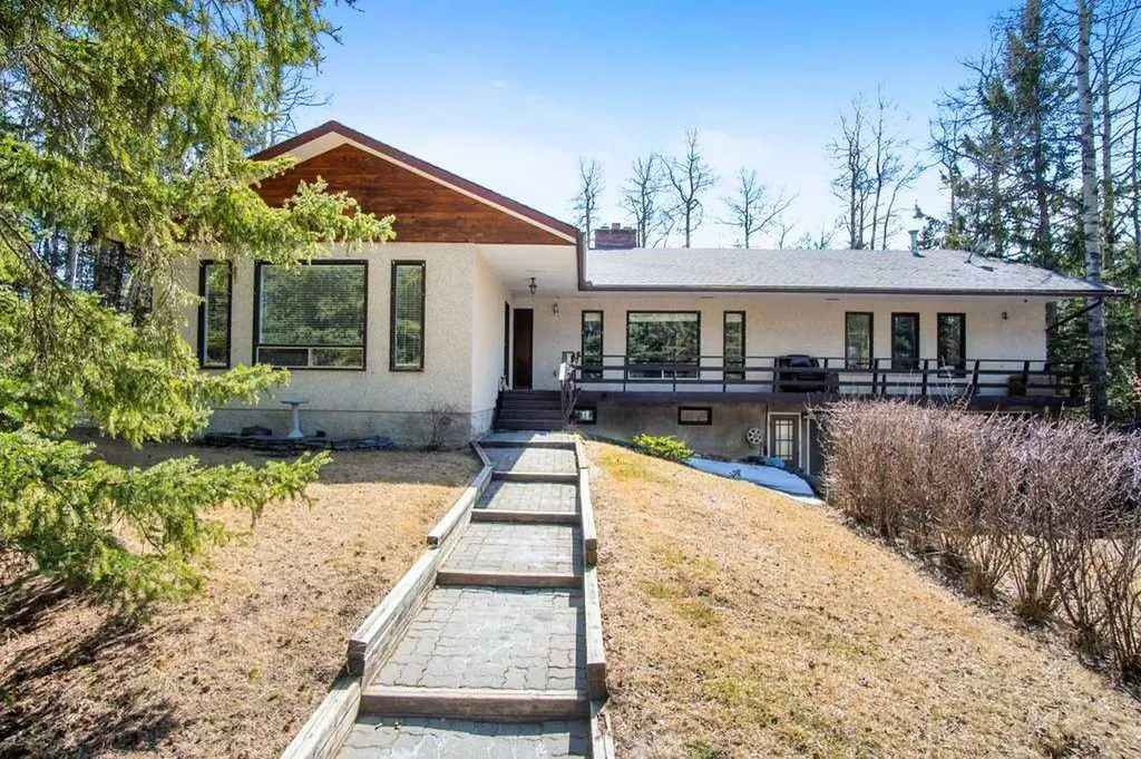 29066 Range Road 52 Rural Mountain View County AB T0M 2E0