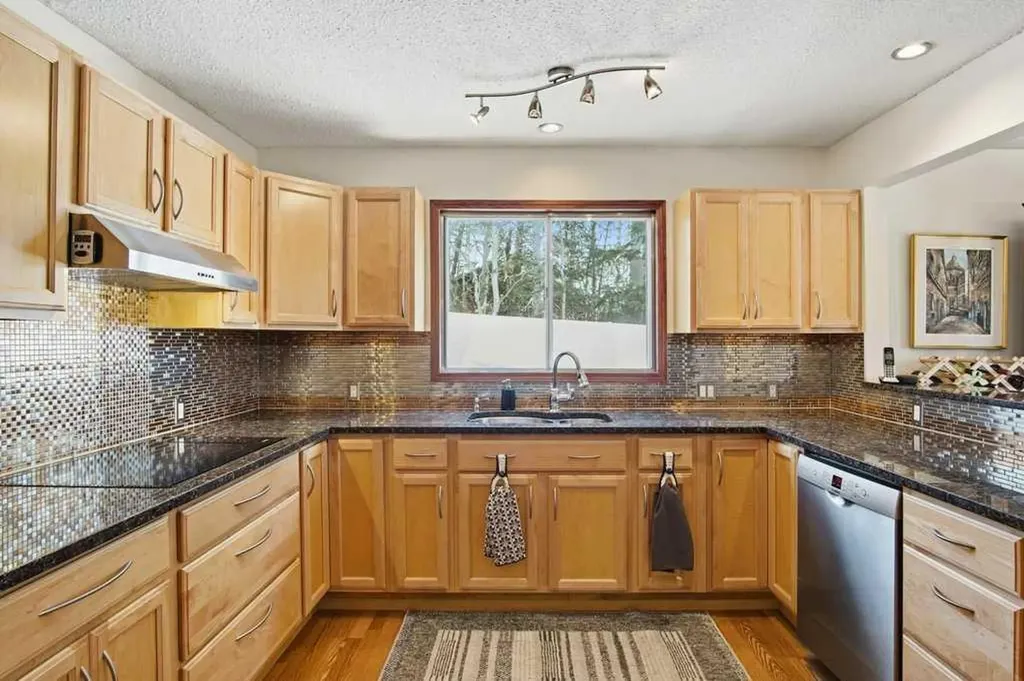 29066 Range Road 52 Rural Mountain View County AB T0M 2E0
