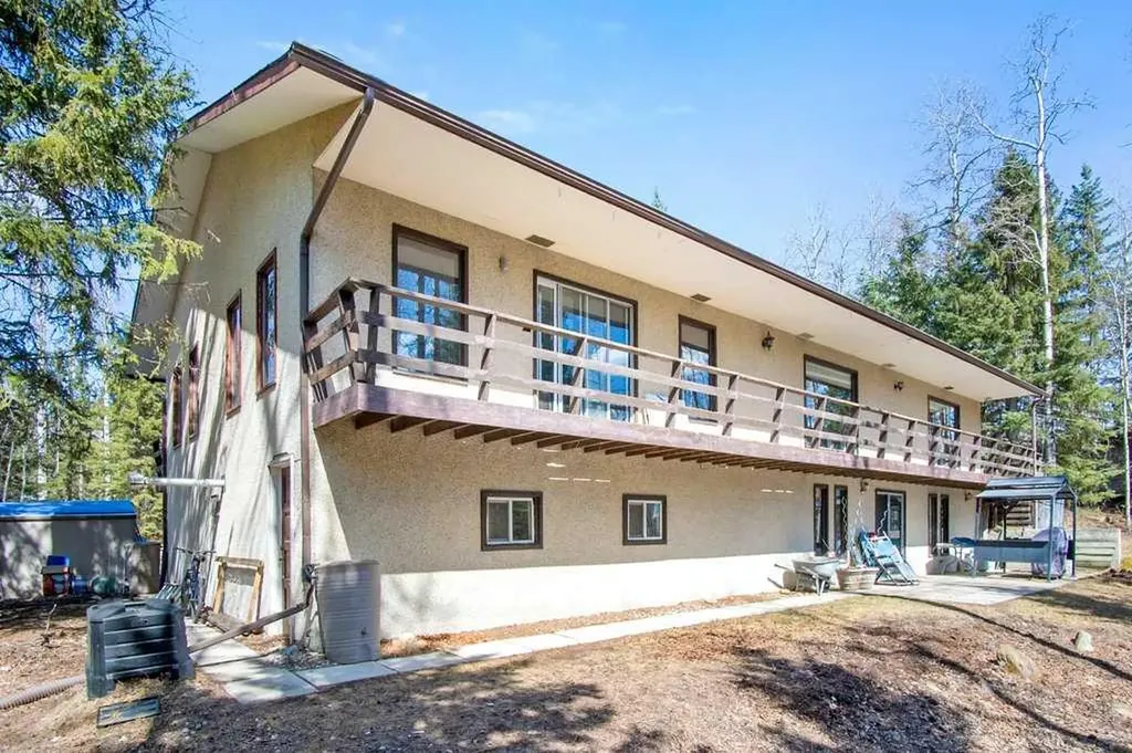 29066 Range Road 52 Rural Mountain View County AB T0M 2E0