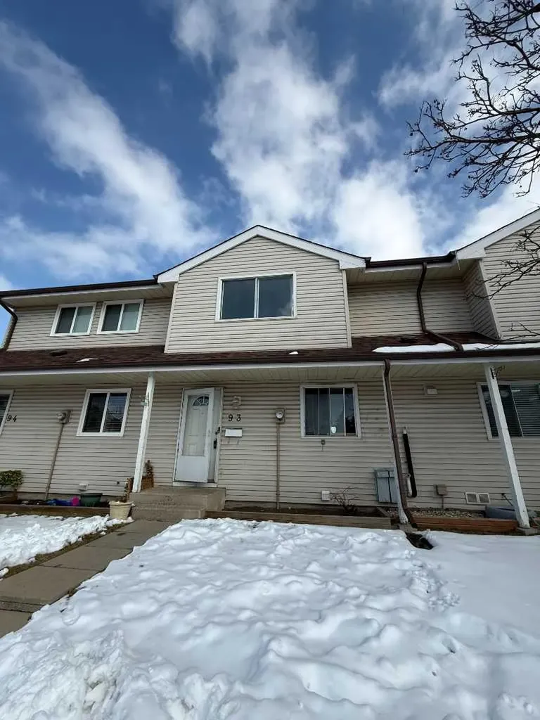 1555 Falconridge Drive Calgary AB T3J 1L8