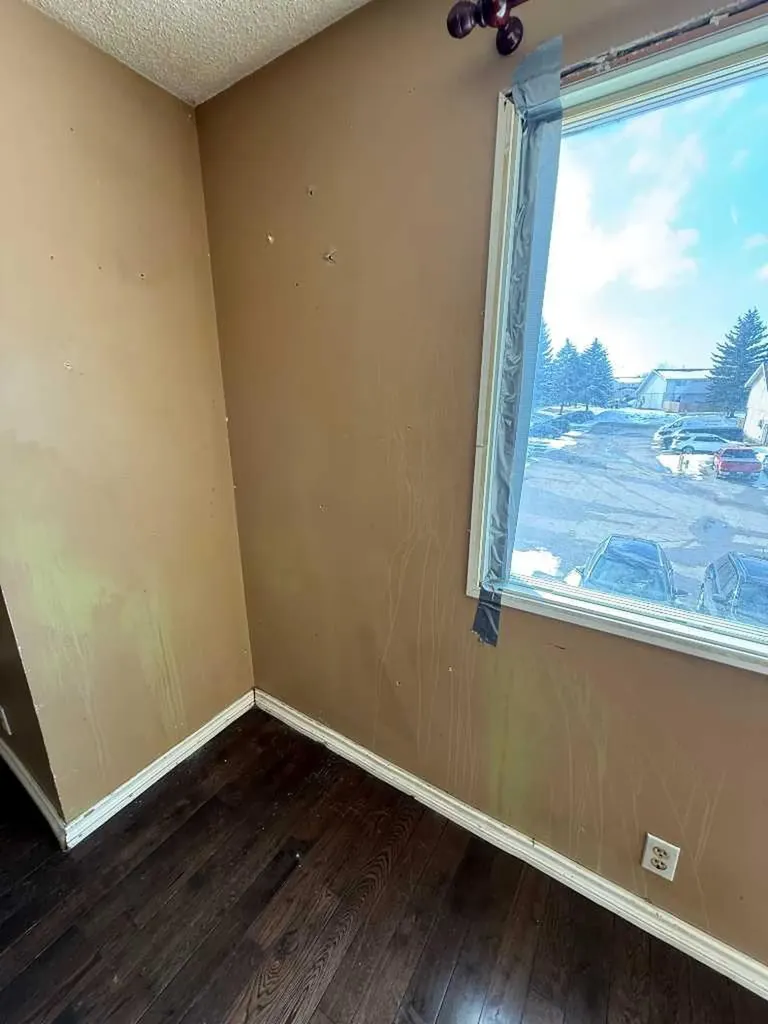 1555 Falconridge Drive Calgary AB T3J 1L8