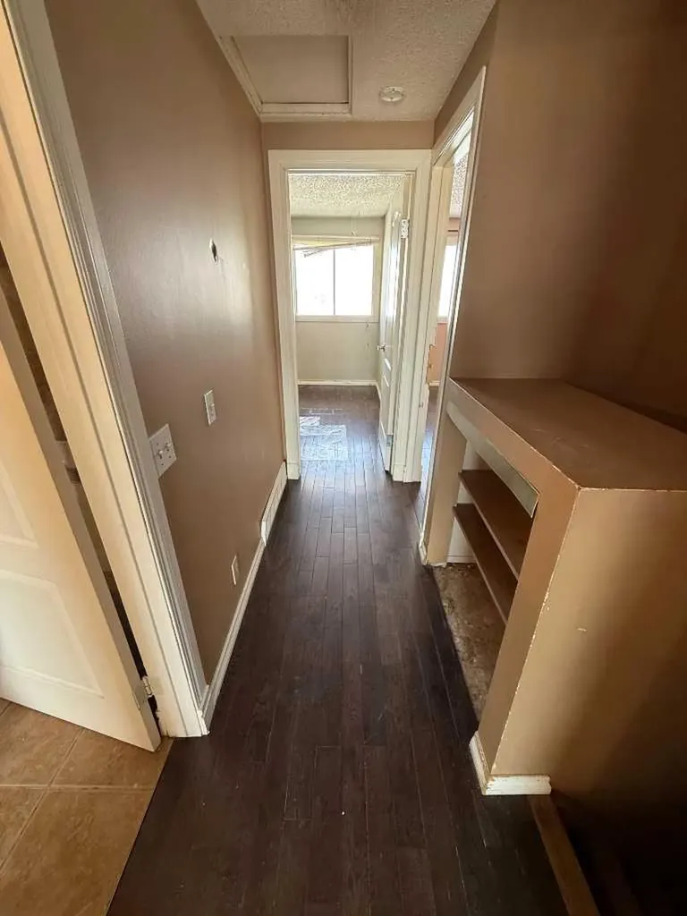 1555 Falconridge Drive Calgary AB T3J 1L8