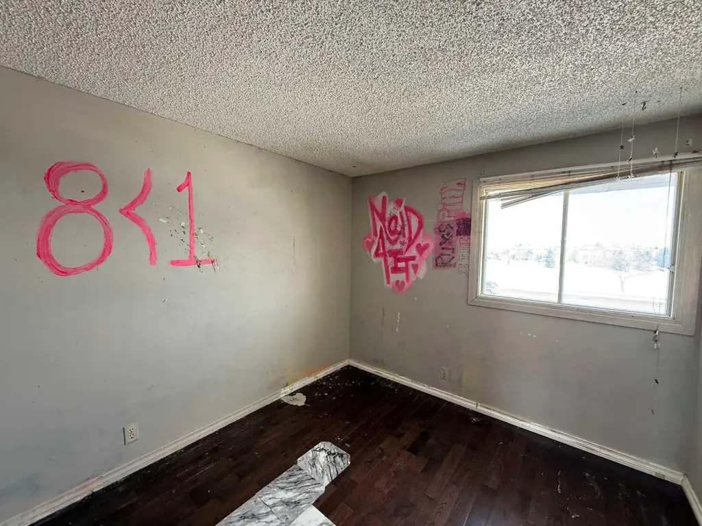 1555 Falconridge Drive Calgary AB T3J 1L8