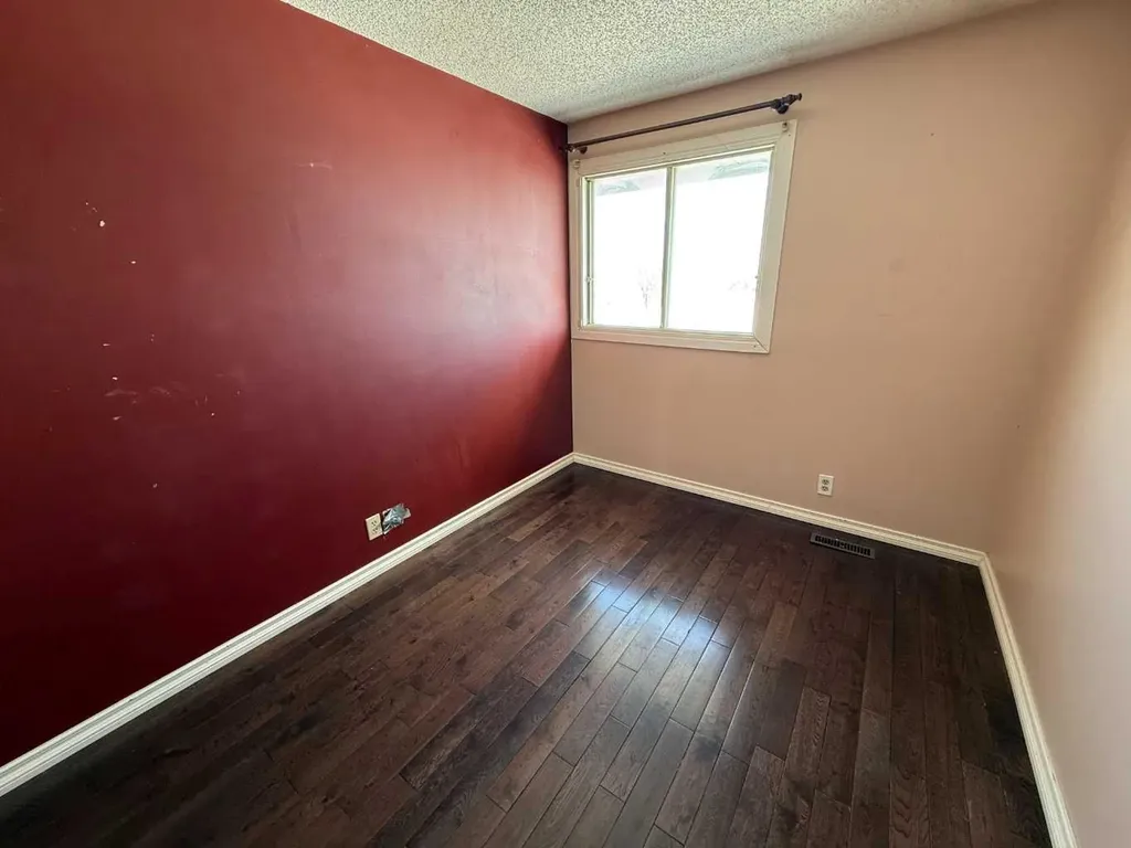 1555 Falconridge Drive Calgary AB T3J 1L8