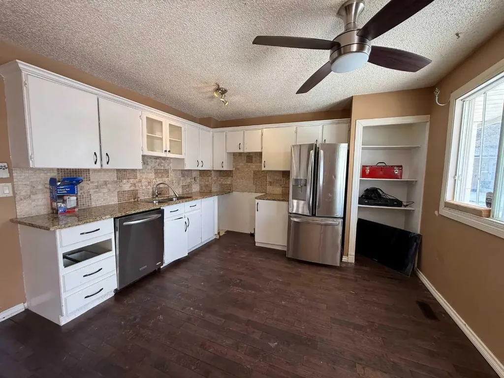1555 Falconridge Drive Calgary AB T3J 1L8