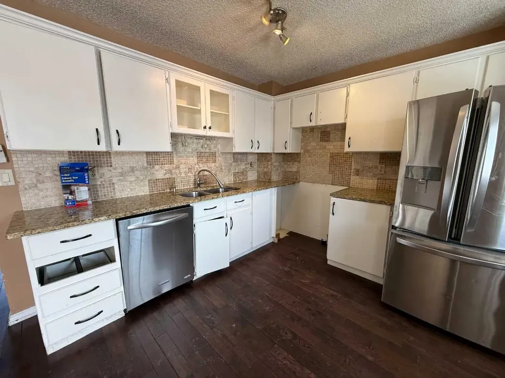 1555 Falconridge Drive Calgary AB T3J 1L8
