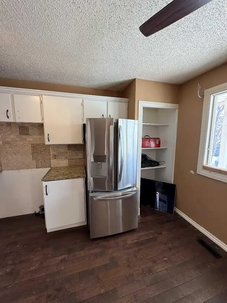 1555 Falconridge Drive Calgary AB T3J 1L8