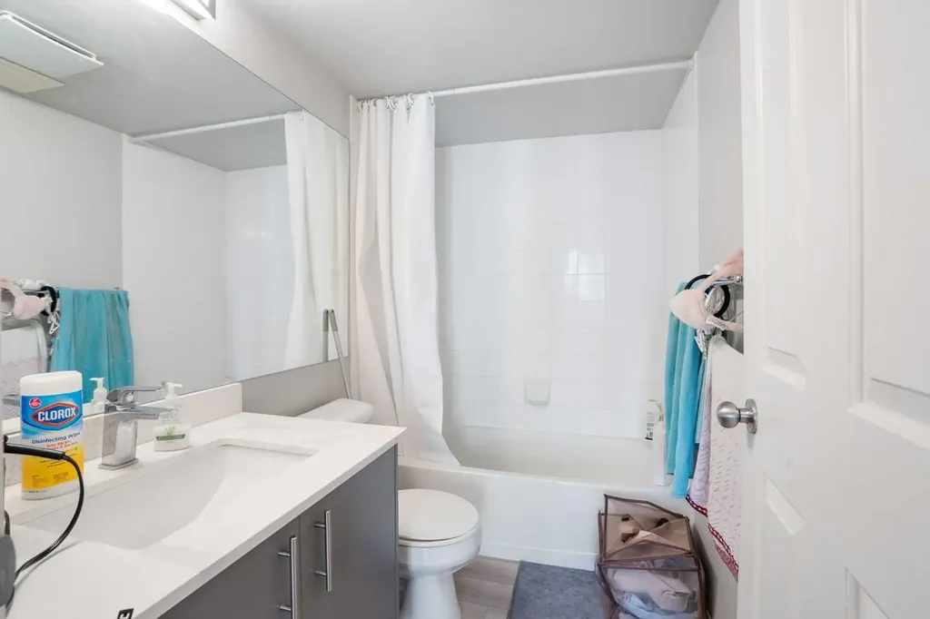 1111 6 Avenue SW Calgary AB T2P 5M5