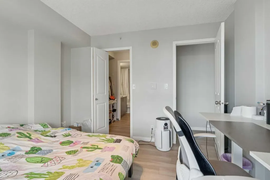 1111 6 Avenue SW Calgary AB T2P 5M5
