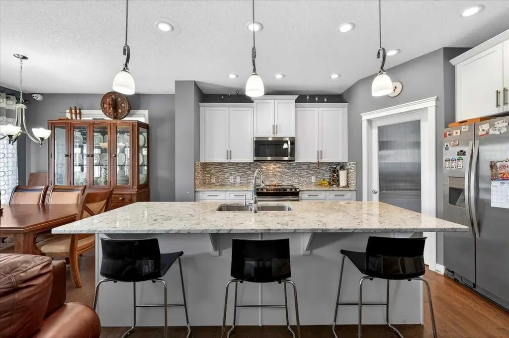 72 Redstone Drive NE Calgary AB t3n 0n2
