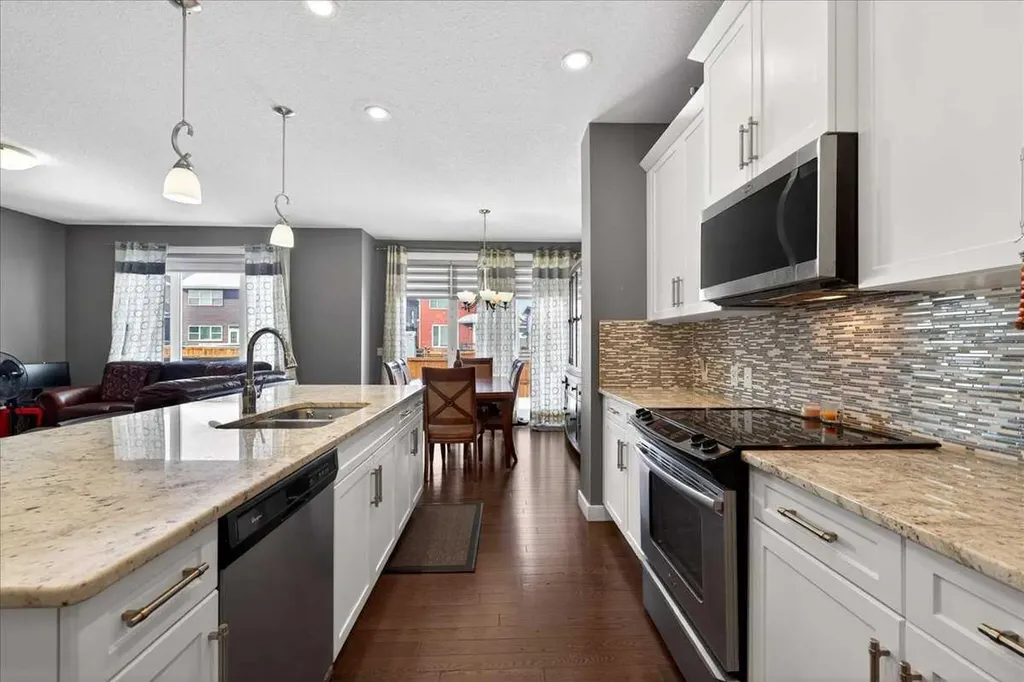 72 Redstone Drive NE Calgary AB t3n 0n2